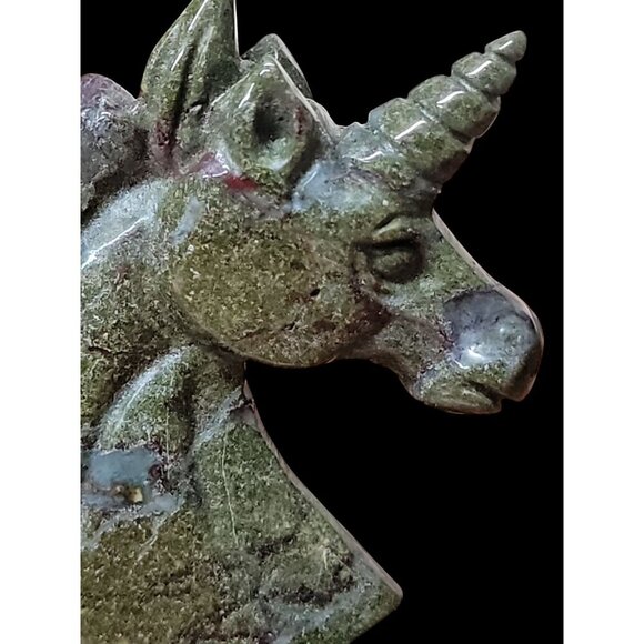 Dragon Blood Unicorn Figurine Detail Carved Gemstone Healing  Head Green Purple - Picture 3 of 16